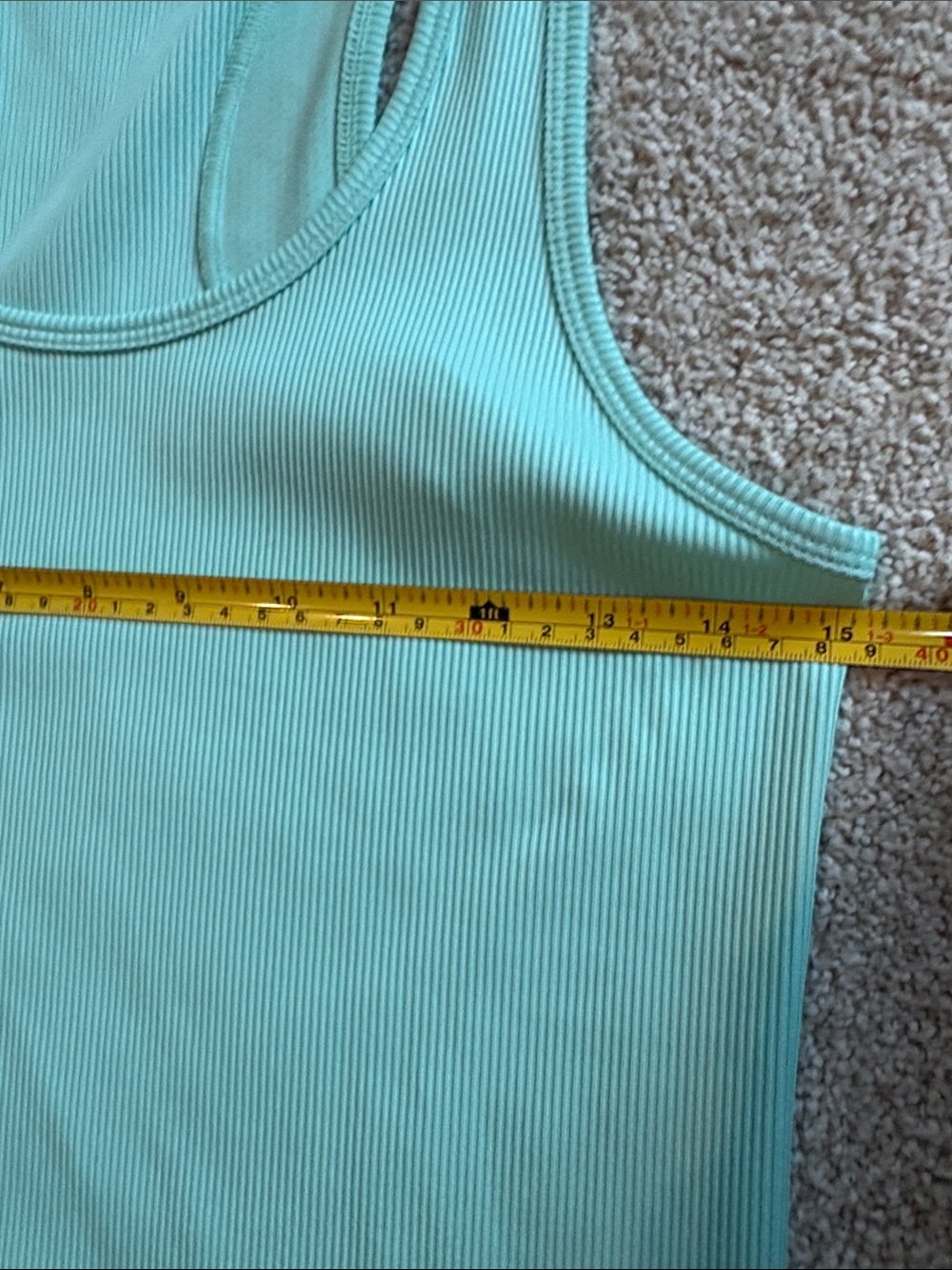 3 Under Armour Active Tank Tops - Picture 9 of 15